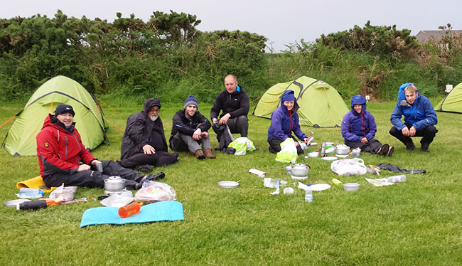 Duke of Edinburgh Award leaders cooking on trangias